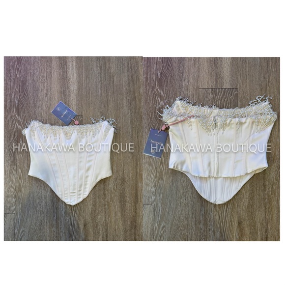 HOUSE OF CB 'Aubrie' Vintage Cream Embellished Satin Corset - Picture 3 of 6